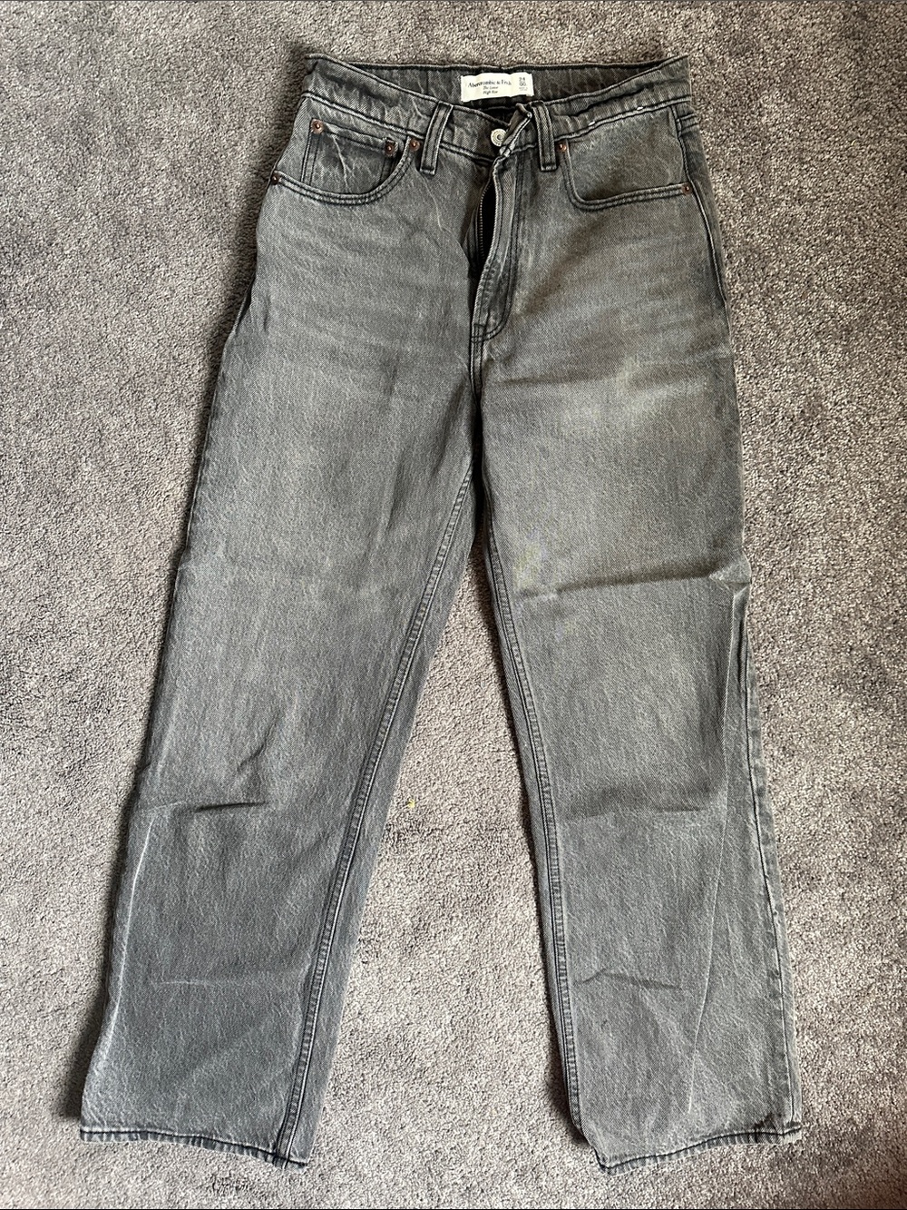 Abercrombie & Fitch women’s Washed Gray loose Jeans